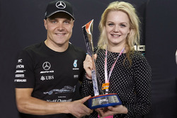 Yarış galibi Valtteri Bottas, Mercedes AMG F1, ve eşi Emilia