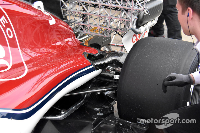 Sauber C37 arka detay