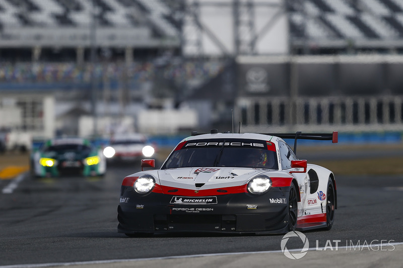 #912 Porsche Team North America Porsche 911 RSR, GTLM: Джанмарія Бруні, Лоранс Вантор, Ерл Бембер