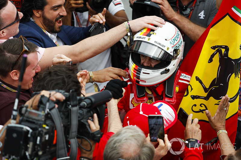 Sebastian Vettel, Ferrari, festeggia la vittoria
