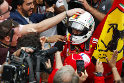 Sebastian Vettel, Ferrari, festeggia la vittoria