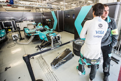 Nelson Piquet Jr., NEXTEV TCR Formula E Team car after crash