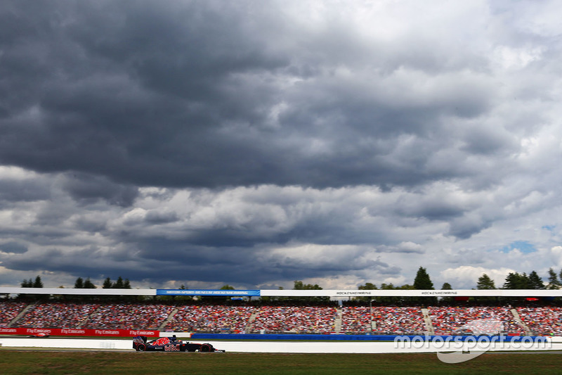 Daniil Kvyat, Scuderia Toro Rosso STR11