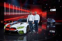 Martin Tomczyk und Jens Marquardt, BMW-Motorsportdirektor, mit dem BMW M8 GTE