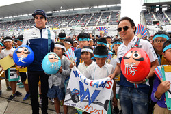 Lance Stroll, Williams and Felipe Massa, Williams with young Williams fans