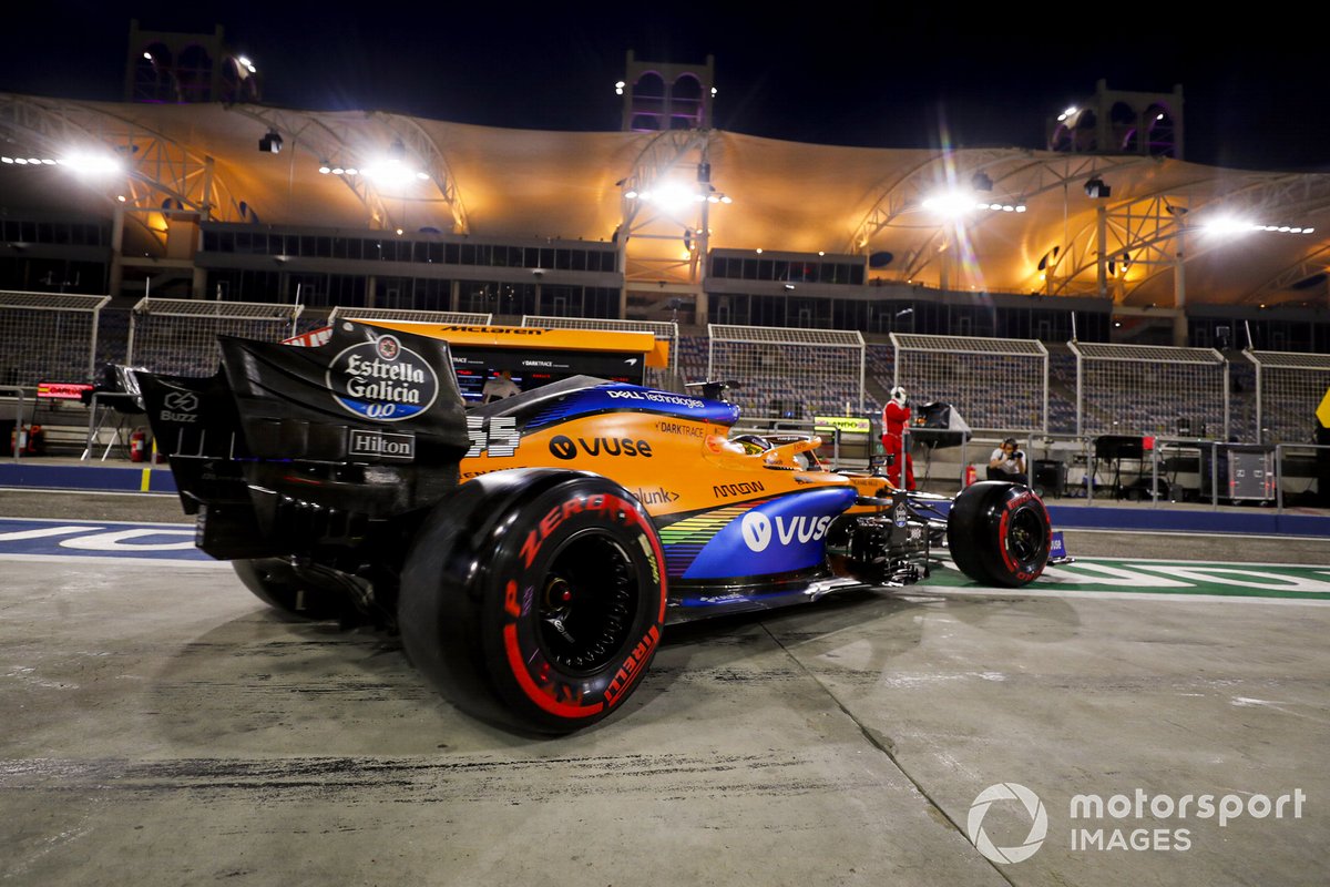 Carlos Sainz Jr., McLaren MCL35, leaves the garage