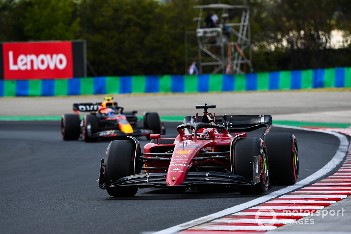 Charles Leclerc devant Sergio Pérez en Hongrie