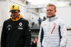 Карлос Сайнс-мол., Renault Sport F1 Team, Кевін Магнуссен, Haas F1 Team
