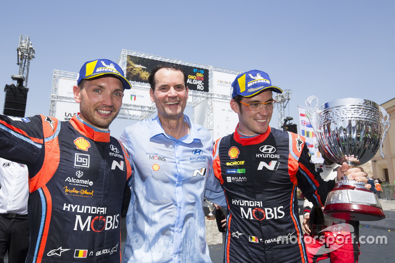 Podium: Winners Thierry Neuville, Nicolas Gilsoul, Hyundai Motorsport Hyundai i20 Coupe WRC