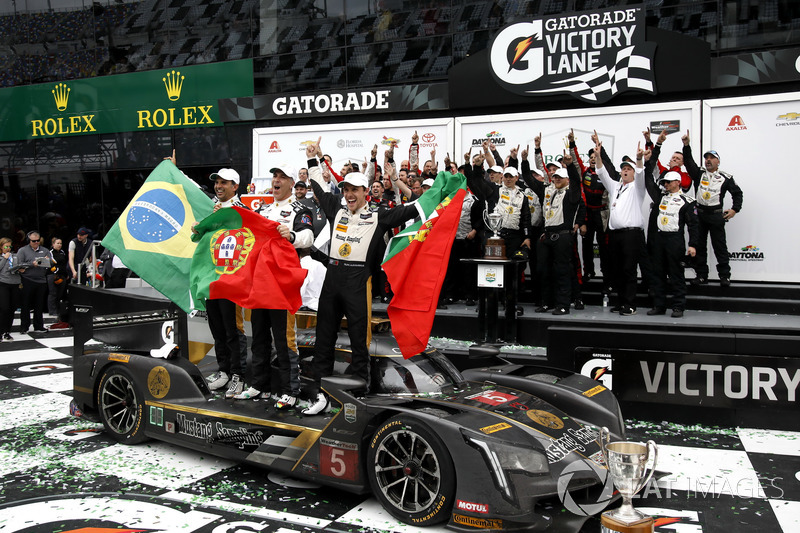 Victory lane: Winners #5 Action Express Racing Cadillac DPi: Joao Barbosa, Filipe Albuquerque, Christian Fittipaldi