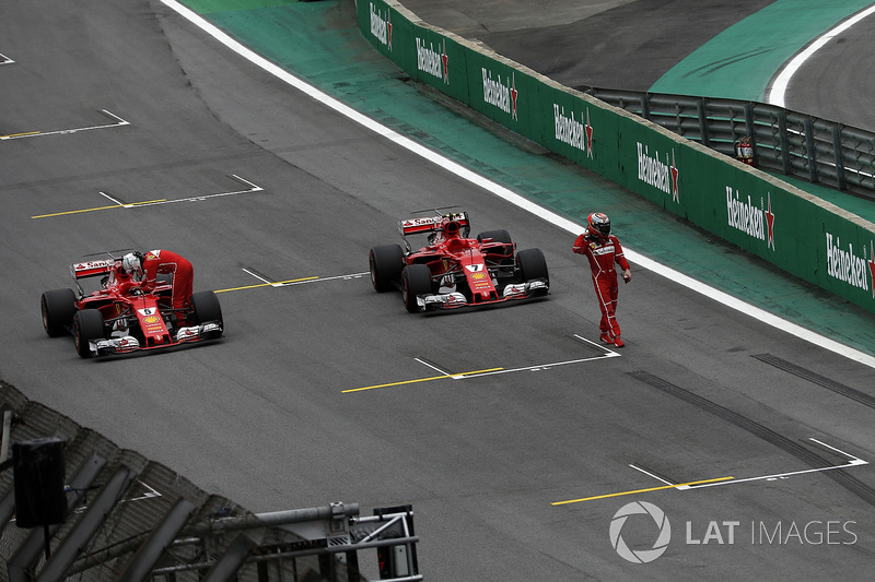 Sebastian Vettel, Ferrari SF70H y Kimi Raikkonen, Ferrari SF70H llegan al parc ferme