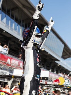 Yarış galibi Shane van Gisbergen, Triple Eight Race Engineering Holden