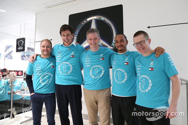 Valtteri Bottas, Toto Wolff, James Allison, Lewis Hamilton, Andy Cowell, Mercedes AMG F1