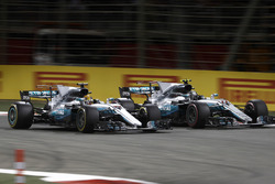 Lewis Hamilton, Mercedes AMG F1 W08; Valtteri Bottas, Mercedes AMG F1 W08