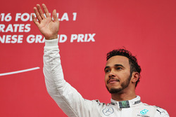 Льюіс Хемілтон, Mercedes AMG F1 радіє подіуму