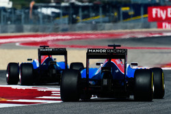 Esteban Ocon, Manor Racing MRT05 achter teamgenoot Pascal Wehrlein, Manor Racing MRT05