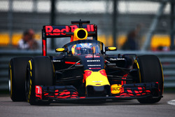 Daniel Ricciardo, Red Bull Racing RB12 with the aeroscreen
