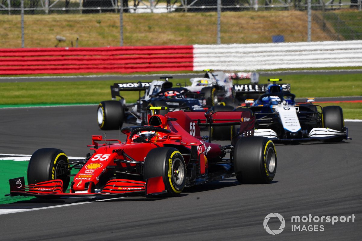 Carlos Sainz Jr., Ferrari SF21, Nicholas Latifi, Williams FW43B