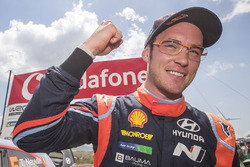 El ganador, Thierry Neuville, Hyundai Motorsport