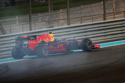 Max Verstappen, Red Bull Racing RB12, starttaki spininin ardından