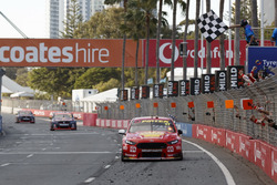 Damalı bayrak: Yarış galibi Alexandre Prémat, Scott McLaughlin, DJR Team Penske