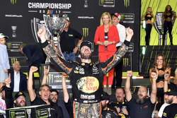 Campeón 2017 Martin Truex Jr., Furniture Row Racing Toyota