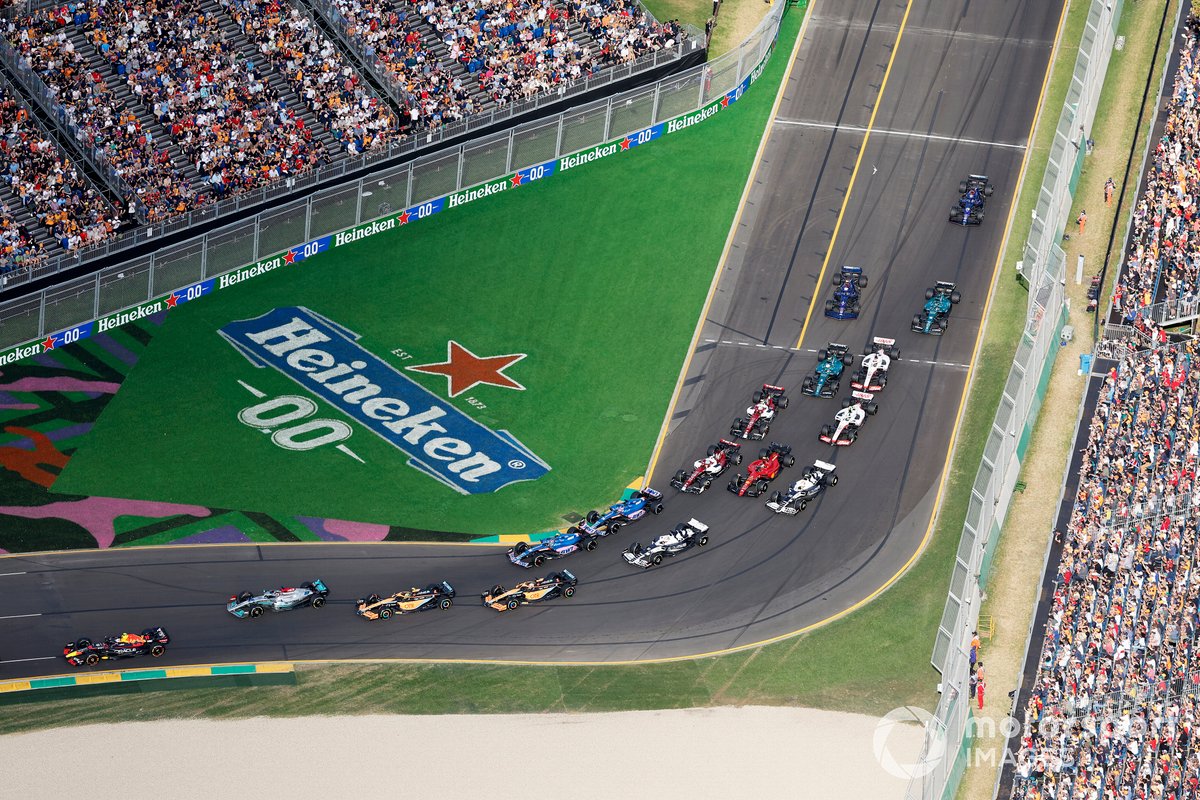 Sergio Pérez, Red Bull Racing RB18, George Russell, Mercedes W13, Lando Norris, McLaren MCL36, Daniel Ricciardo, McLaren MCL36, Esteban Ocon, Alpine A522