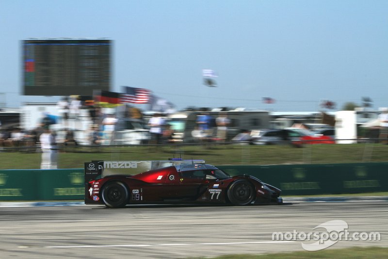 #77 Mazda Team Joest: Oliver Jarvis, Tristan Nunez, Timo Bernhard