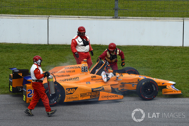 Motorschaden: Fernando Alonso, Andretti Autosport Honda, beim Indy 500 2017