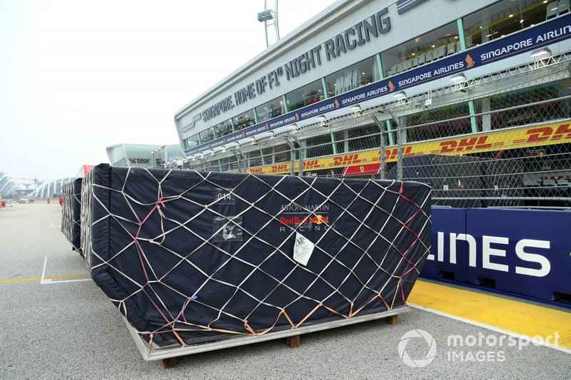 Casse Red Bull Racing sul rettilineo di partenza/arrivo