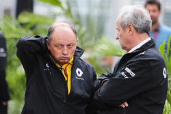 (L to R): Frederic Vasseur, Renault Sport F1 Team Racing Director with Jerome Stoll, Renault Sport F