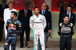 Podium: winnaar Lewis Hamilton, Mercedes AMG F1, tweede Daniel Ricciardo, Red Bull Racing, derde S