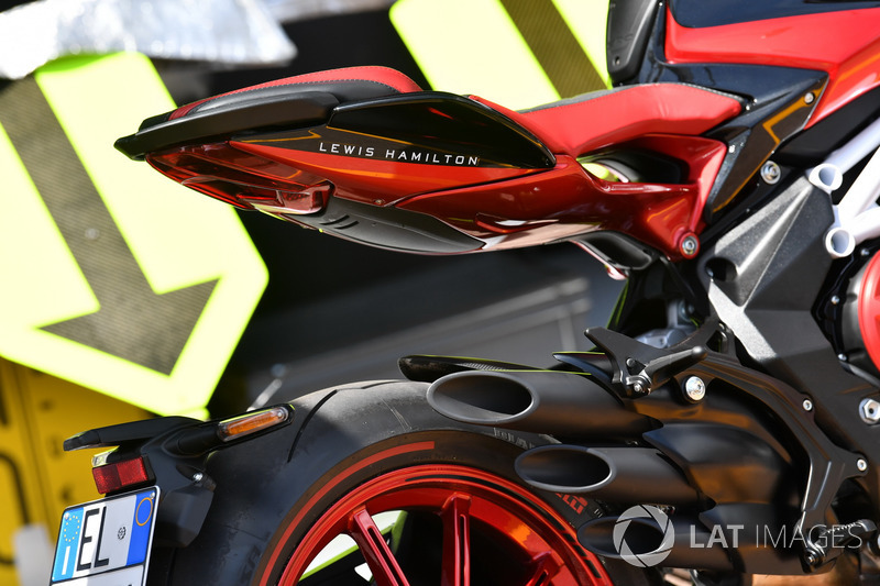 La MV Agusta di Lewis Hamilton, Mercedes-AMG F1
