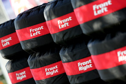 Renault Sport F1 Team, Pirelli banden