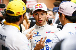П'єр Гаслі, Scuderia Toro Rosso, Карлос Сайнс-мол., Renault Sport F1 Team, Серхіо Перес