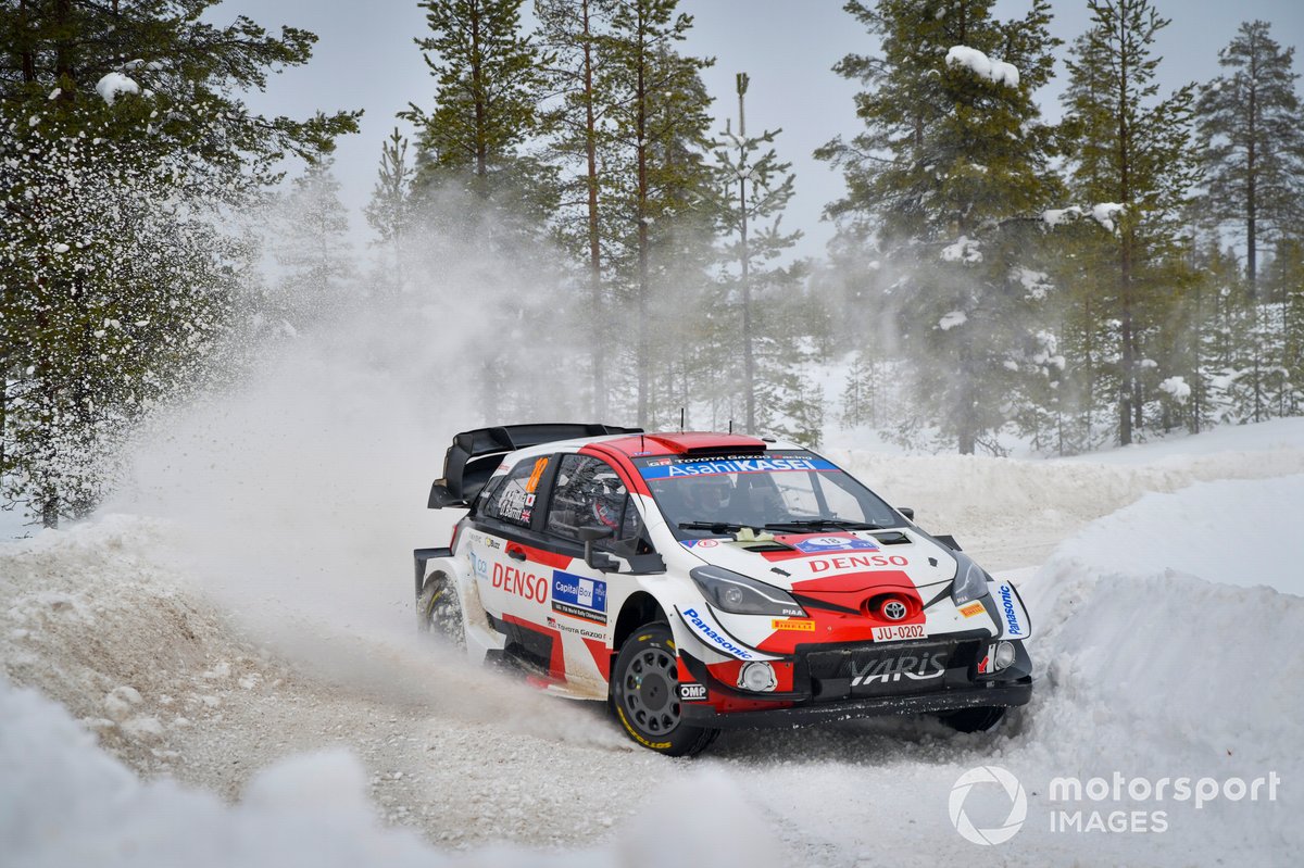 Pereli Toyota Gazoo Racing, Takamoto Katsuta, dan navigatornya, Daniel Barritt, beraksi dalam Reli Arctic Finlandia dengan mobil Toyota Yaris WRC.
