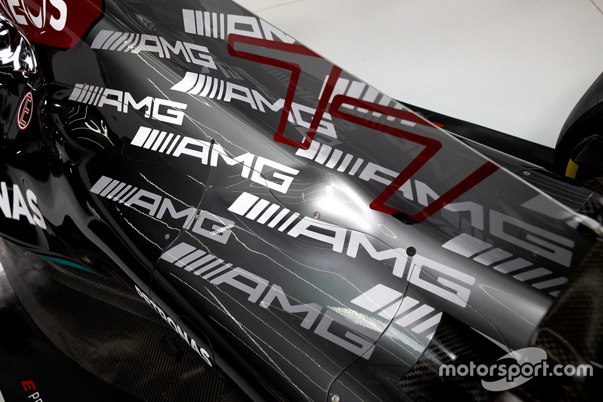 Penutup Mercedes AMG F1 W12