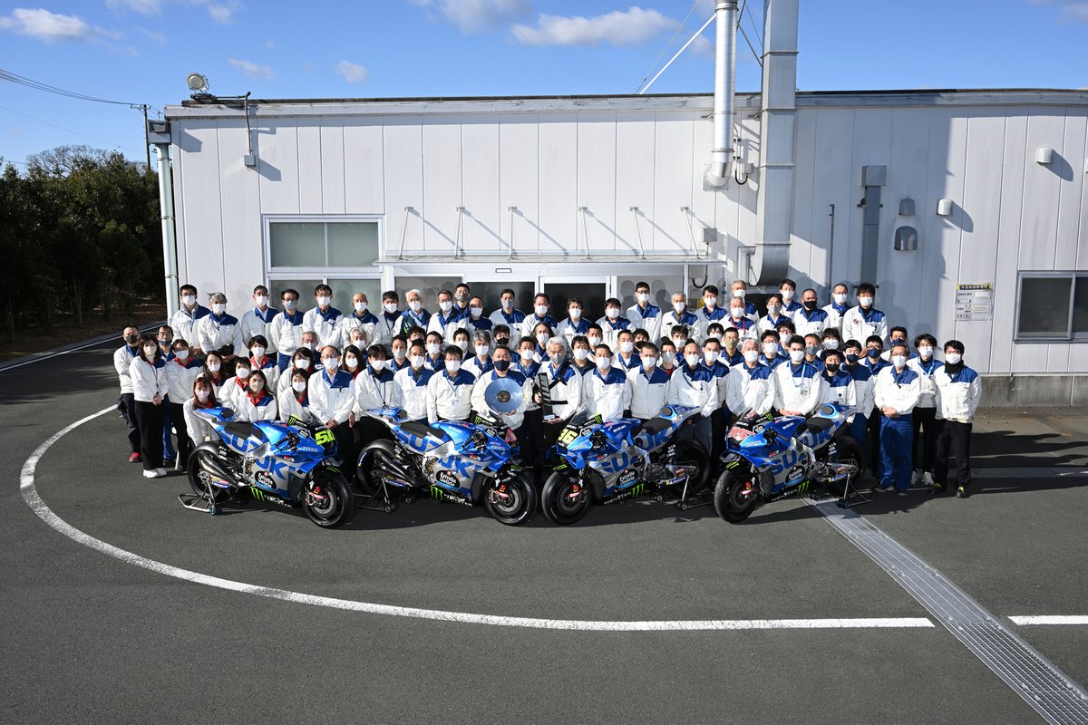 スズキレーシングカンパニーのスタッフ達