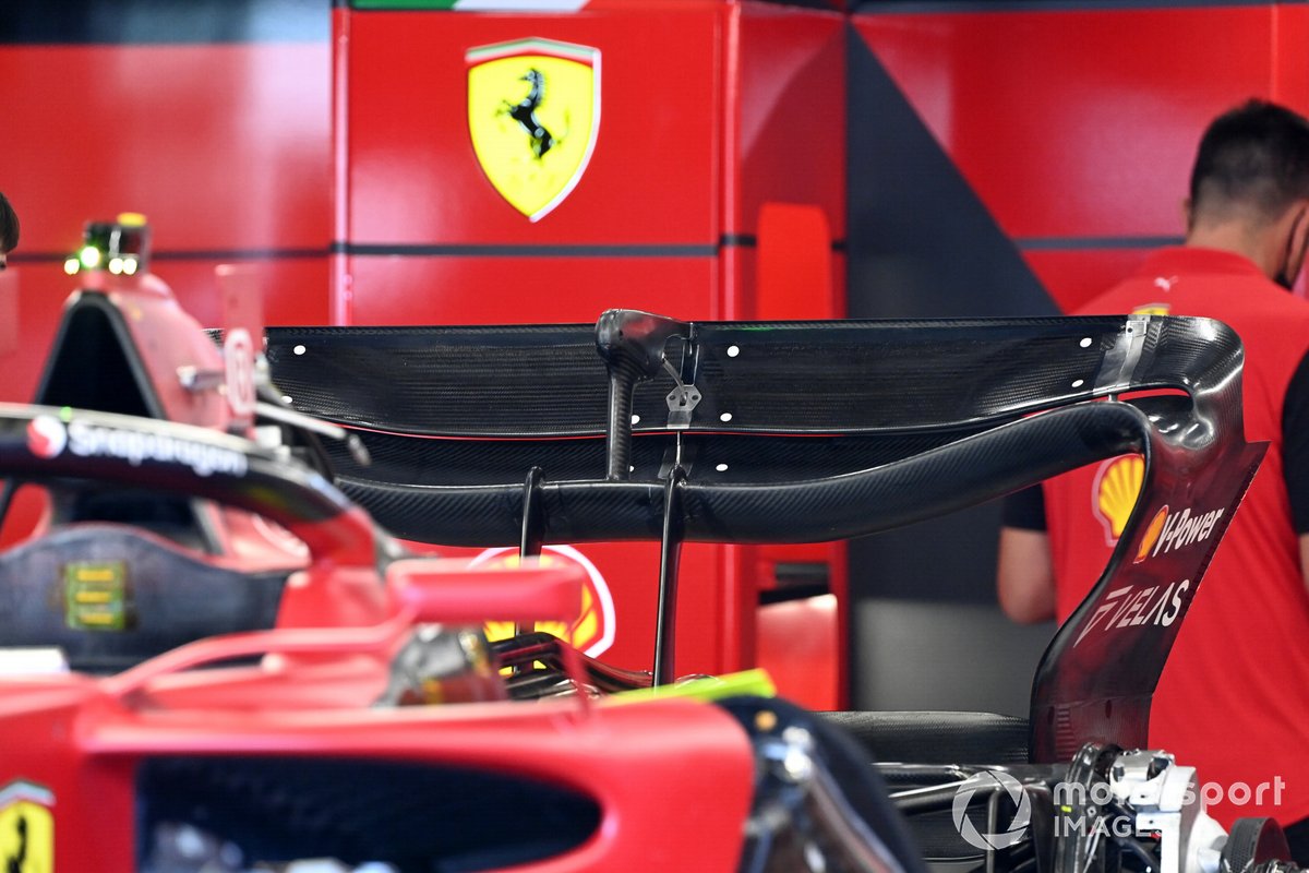 Detalle del alerón trasero del Ferrari F1-75