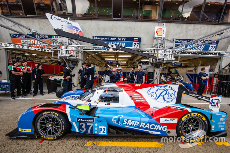 Prove di pit stop per #37 SMP Racing BR01 Nissan: Vitaly Petrov, Viktor Shaytar, Kirill Ladygin
