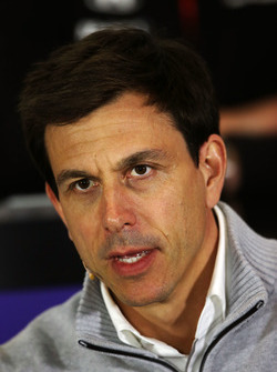 Toto Wolff, Mercedes AMG F1 Shareholder en Executive Director in de FIA-persconferentie