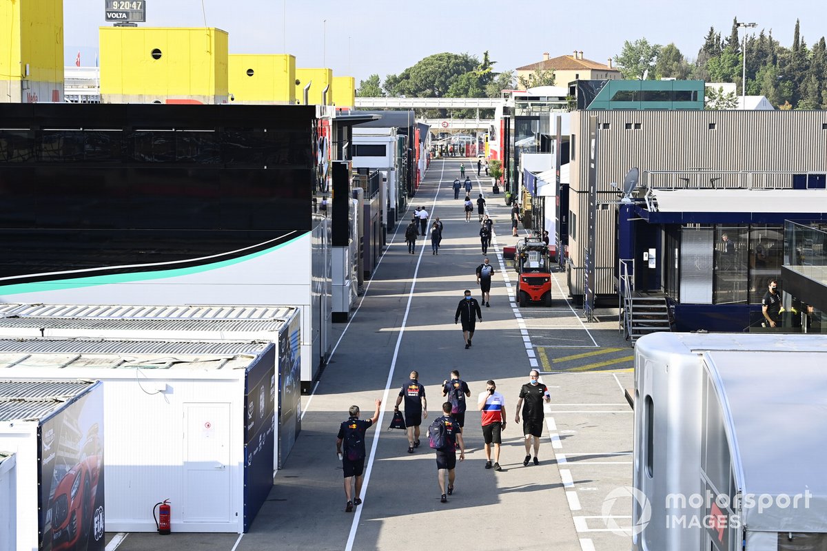 Suasana di paddock Formula 1.