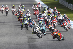 Start; Deniz Öncü, Red Bull KTM Ajo, arkada Can Öncü, Red Bull KTM Ajo