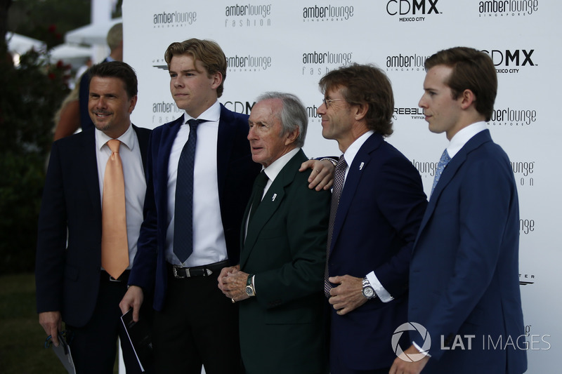Jackie Stewart, con sus hijos Mark Stewart, y Paul Stewart y su familia