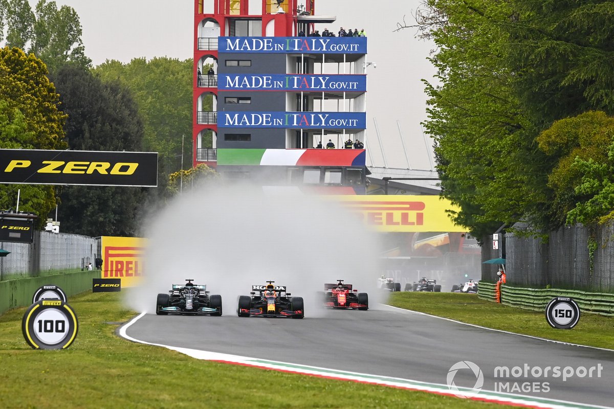 El inicio de la carrera en Imola este año.
