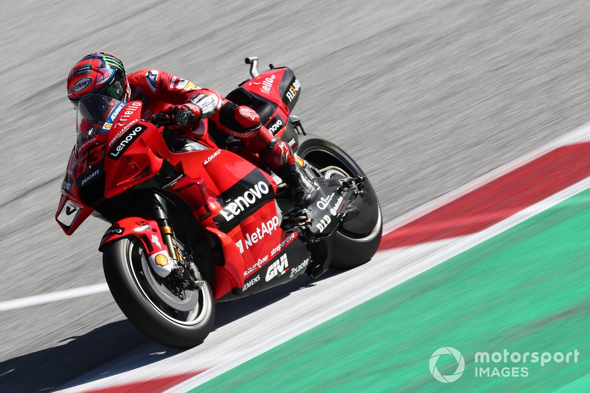 La llanta clara Marchesini en la Ducati de Pecco Bagnaia