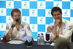 Ніко Росберг, Mercedes AMG F1, Тото Вольфф, акціонер та виконавчий директор Mercedes AMG F1