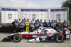 Race winner Graham Rahal, Rahal Letterman Lanigan Racing Honda and team