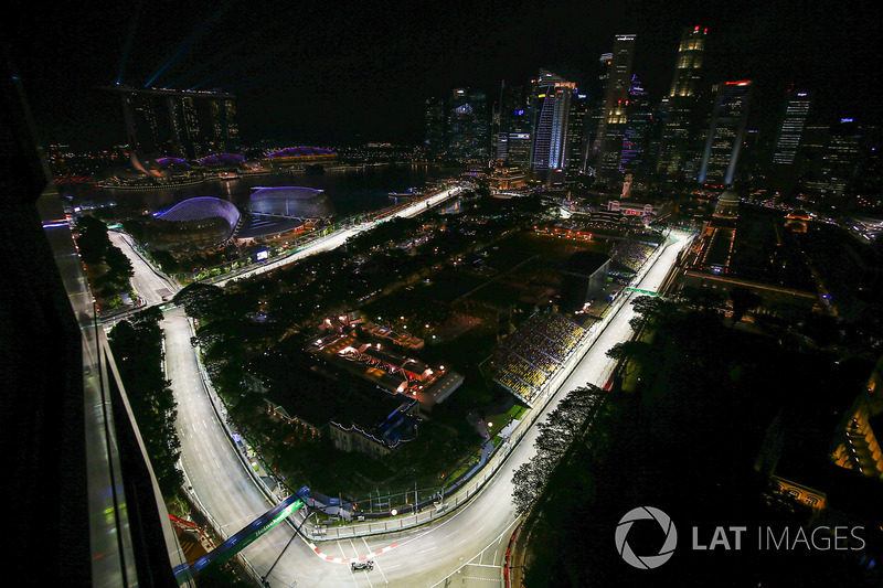 The action as seen from above during P2