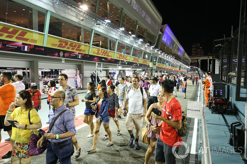 Fans on the pitlane walkabout